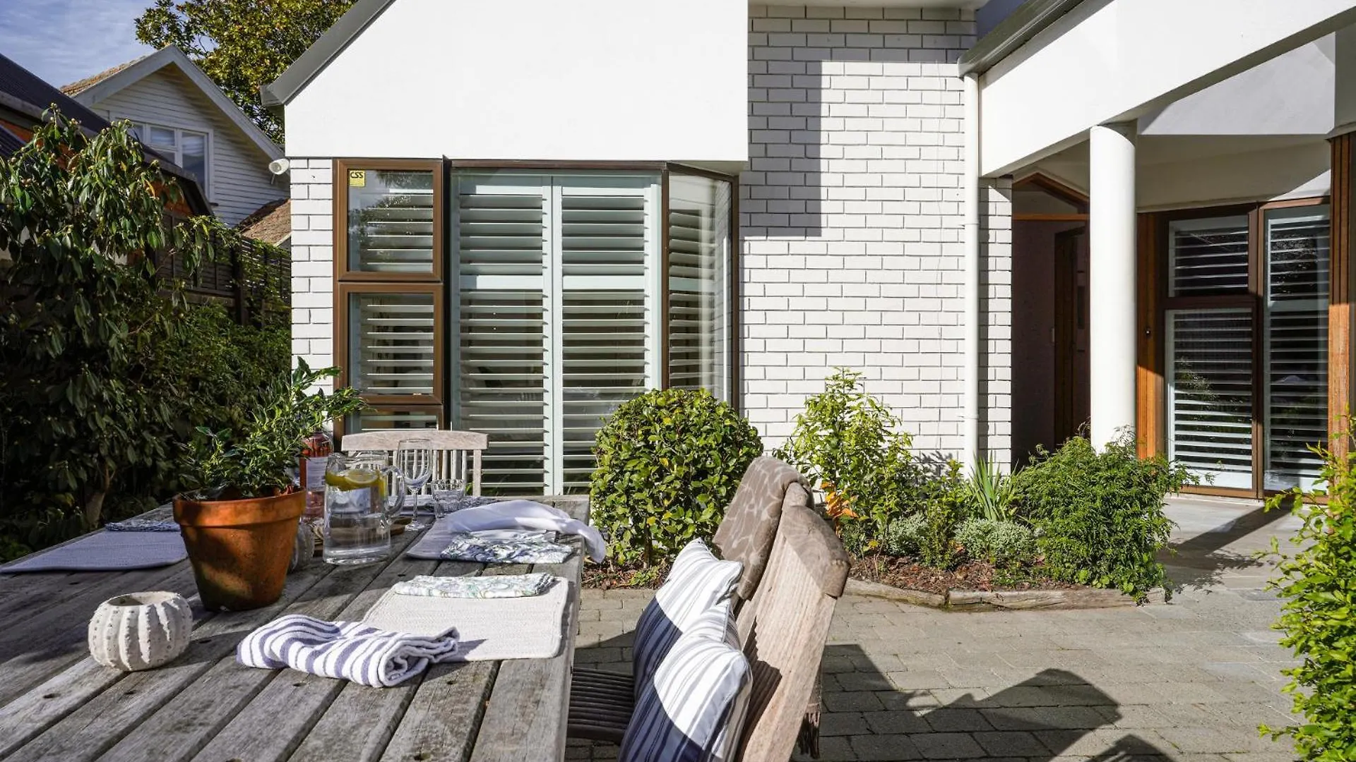 Stylish Fendalton Townhouse - Prime Location Βίλα Κράισττσερτς 0*,  Νέα Ζηλανδία