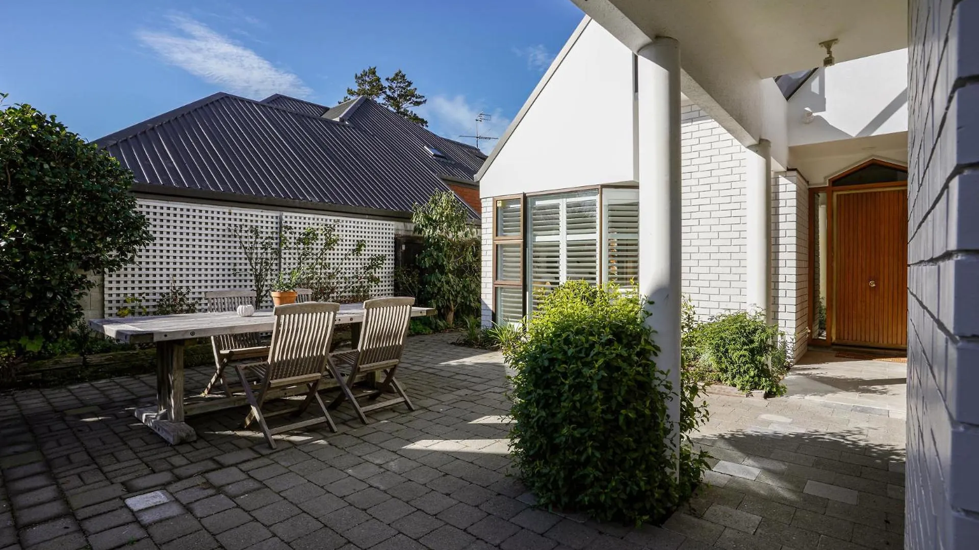 Stylish Fendalton Townhouse - Prime Location Villa Christchurch New Zealand